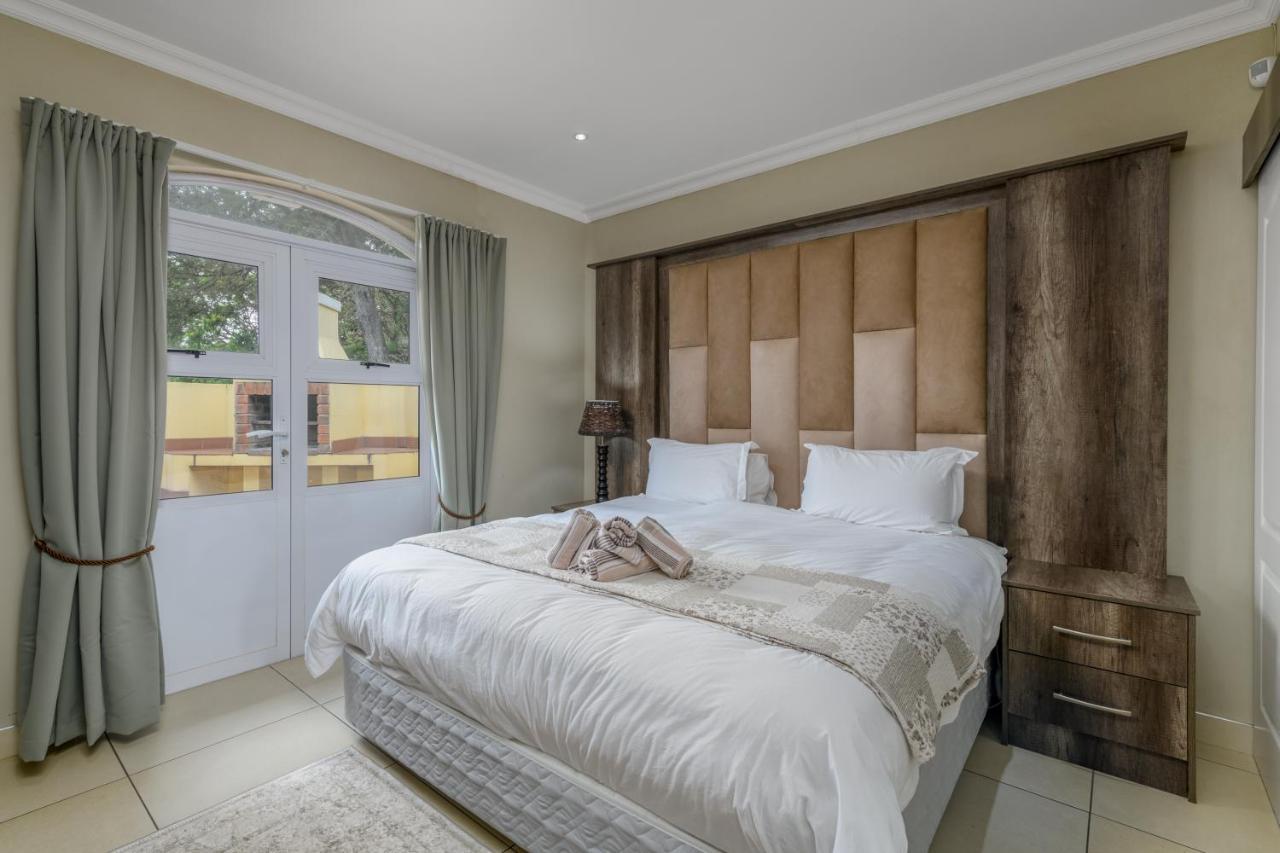 Villa Caylee Caribbean Estates - Ultra-Luxurious - Rimas Interiors Designs - Private Beachfront Escape - Premium Serviced For 8 Guests พอร์ตเอ็ดเวิร์ด ภายนอก รูปภาพ