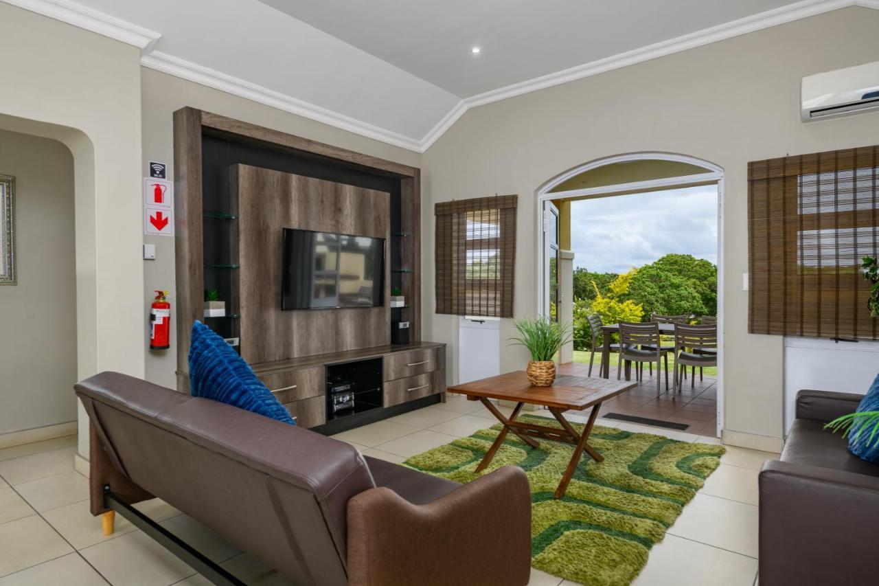Villa Caylee Caribbean Estates - Ultra-Luxurious - Rimas Interiors Designs - Private Beachfront Escape - Premium Serviced For 8 Guests พอร์ตเอ็ดเวิร์ด ภายนอก รูปภาพ