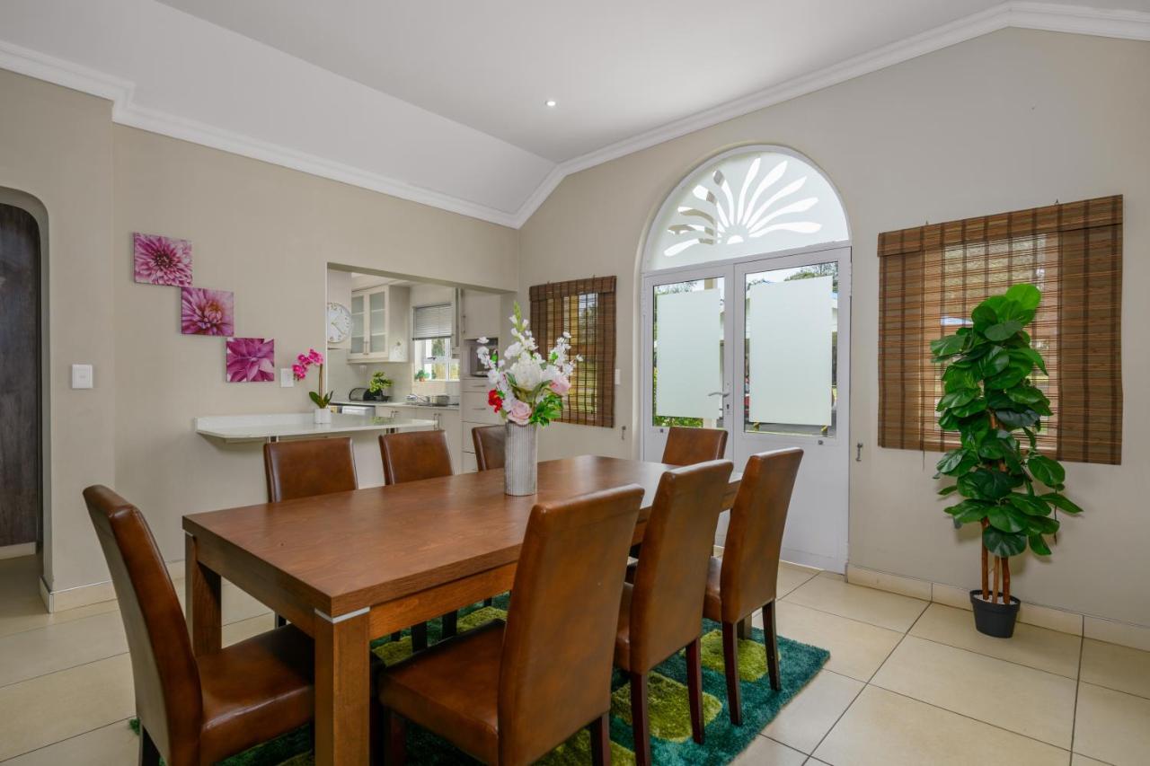Villa Caylee Caribbean Estates - Ultra-Luxurious - Rimas Interiors Designs - Private Beachfront Escape - Premium Serviced For 8 Guests พอร์ตเอ็ดเวิร์ด ภายนอก รูปภาพ
