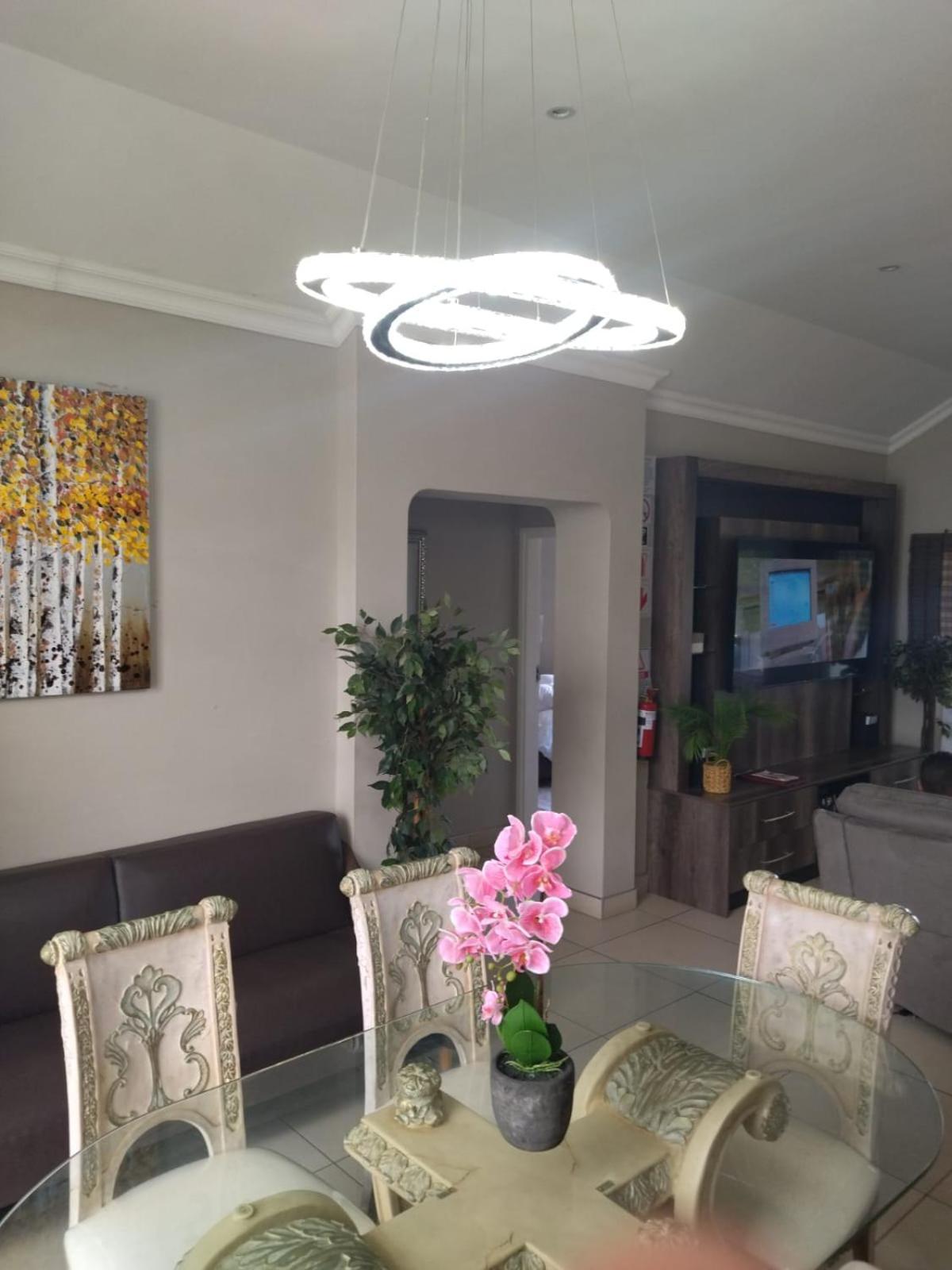 Villa Caylee Caribbean Estates - Ultra-Luxurious - Rimas Interiors Designs - Private Beachfront Escape - Premium Serviced For 8 Guests พอร์ตเอ็ดเวิร์ด ภายนอก รูปภาพ